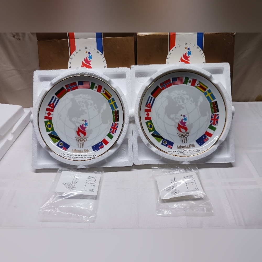 Lot Of 2-VTG Hallmark Olympic Parade Of Nations Atlanta 1996 Plates 8in